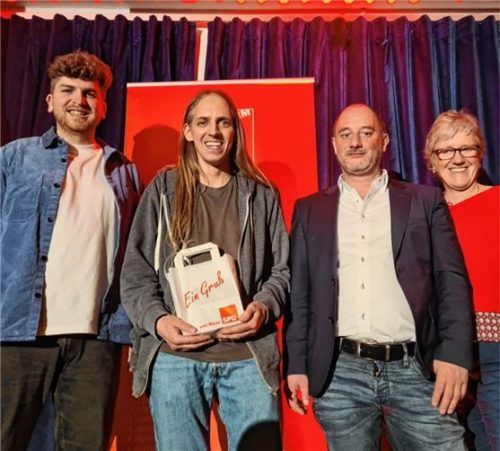 Auf dem politischen Aschermittwoch der SPD Rosenheim Stadt sprachen unter anderem (von links) Jonah Werner, der Weiherer, Thomas Frank und Elisabeth Jordan, Unterbezirksvorsitzende der SPD Rosenheim Stadt. Foto re