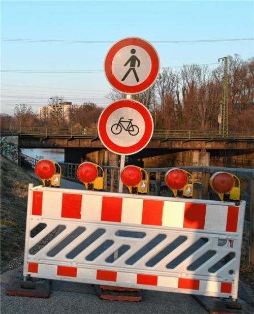 Aufgrund von Bauarbeiten ist der nördliche Mangfallradweg zwischen Eisenbahnbrücke und Unterquerung der Innsbrucker Straße gesperrt. Foto Schlecker