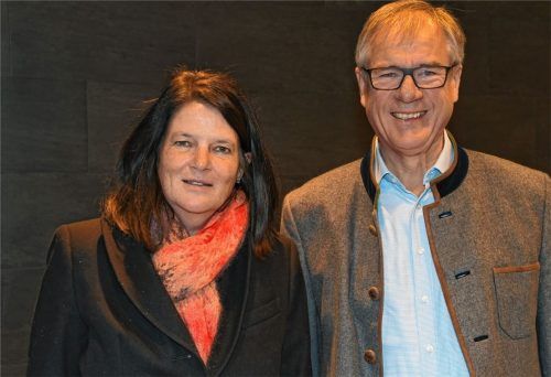 Birgit Dinkelacker und Ewald Fischer sind schon seit einigen Jahren als Qualipaten tätig. Foto Schlecker