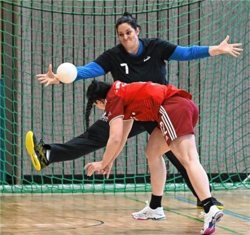 Bruckmühls Torhüterin Lydia Vogelhuber zeigte eine starke Leistung. Foto Fischer