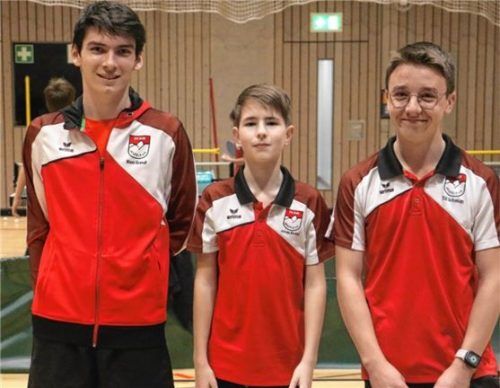 Die Jugend des SV DJK Heufeld II mit Maxi Grandi, Jonas Knöbl und Till Schmidt gewann das Final-Four-Endturnier auf Bezirksligaebene.Foto Gerhard Erlich