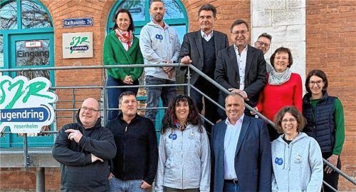 Die Planungen laufen bereits: (unten, von links) Athletensprecher Robert Virag, Markus Bundil vom SJR, Inklusionsbeauftragte Christine Mayer, Rainer Pastätter vom Bayerischen Landes-Sportverband, Franziska Zimmermann vom SJR sowie (oben, von links) Judith Gebhart und Michael Schönstein von der Stadtverwaltung, Stadtdirektor Michael Keneder, Johannes Merkl vom SJR, Michael Jahn von der Diakonie, Dritte Bürgermeisterin Gabriele Leicht und City-Managerin Sabrina Obermoser. Foto Stadt Rosenheim