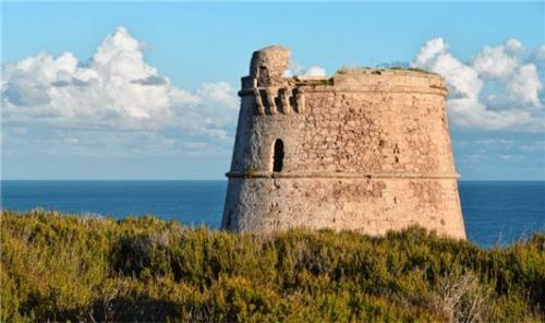 Die Wachtürme rund um die Insel boten Formentera Schutz.