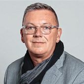 Wohnbau-Politik ist „eine Kastastrophe“