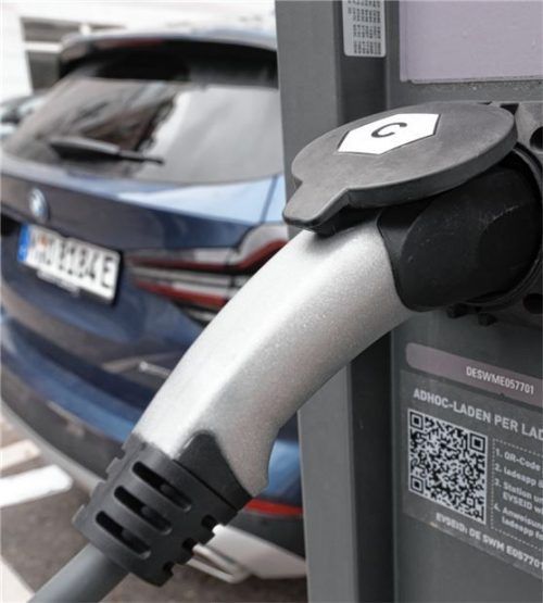 Eine Pkw-Ladesäule in der Münchner Innenstadt. Foto dpa