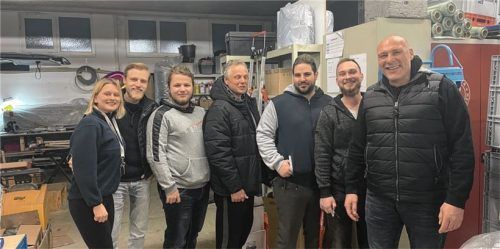 Einer der Fahrtrupps des Kolbermoorer Netzwerks (von links): Leonie Fuchs, Sebastian Taubenberger, Andreas Schiffmann, Armin Klatt, Daniel Klatt, Timm Vojnic Purcar und Martin Alberti. Foto re