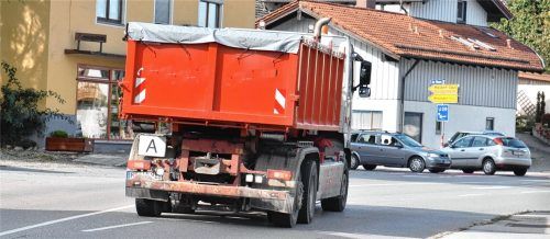 In der Panger Straße dürfen auch in Zukunft 50 km/h gefahren werden, anders als von der SPD gefordert. Foto Schlecker