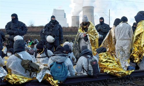Inspiration für Demonstranten in Bayern? Proteste wie in Lützerath haben für den Politikwissenschaftler Florian Wenzel Signalwirkung. Foto Oliver Berg/dpa