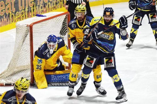 Kaum Durchschlagskraft im Angriff: Michal Popelka und der EHC Waldkraiburg mussten sich Geretsried geschlagengeben. Foto Paolo del Grosso