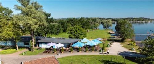 Nach der Saison 2023 sollen die bestehenden Gebäude am Strandbad abgerissen werden. Foto berger