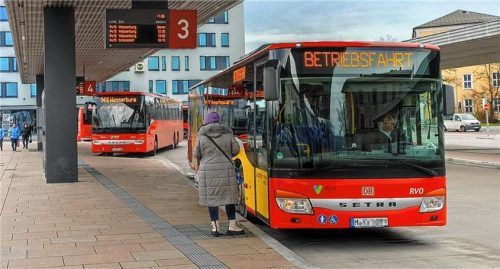 Neue Streckenführung und Reaktivierung von coronabedingt eingestellten Linien sind die wesentlichen Änderungen beim Stadtbus Rosenheim.Foto Aerzbäck