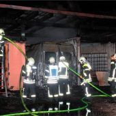 Brand zerstört Halle samt Wohnmobil