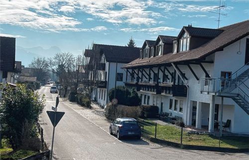 In eine Flüchtlingsunterkunft soll das Gebäude in der Oberen Breitensteinstraße umgewandelt werden. Bisher war hier ein Altenpflegeheim untergebracht. Der Bauausschuss lehnte die Umnutzung ab, da der Besitzer nicht ausreichend Stellplätze nachweisen kann. Foto Gerlach