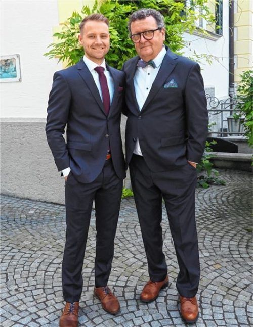 Tom (links) und Till Hofmann aus Rosenheim haben den Klebefilmroller „Eggi“ entworfen.