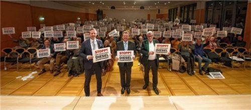 Über 300 Menschen kamen zu einer Informationsveranstaltung über die Klagemöglichkeiten gegen das Fahrverbot für Euro-4-Diesel in München. Foto AUM/Mobil in Deutschland