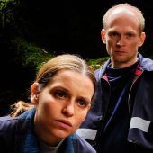 Ein Kühlschrank steht im Walde