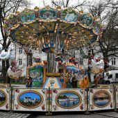 Rosenheimer Frühlingsmarkt trotz schlechten Wetters