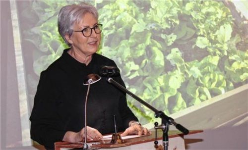 Auf den Nußdorfer Obst- und Gartenbauverein kommt ein arbeitsreiches Jahr zu. Den Jahresplan dazu stellte Maria Liegl, Erste Vorsitzende des Vereins, vor.Foto Steffenhagen