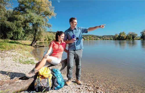 Beim Wanderern erschließt sich die Natur entlang der Donau um ein Vielfaches eindrücklicher. Foto Tourismusverband Ostbayern e.V./Stefan Gruber