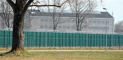 Blick auf die Justizvollzugsanstalt in Bernau. Foto dpa