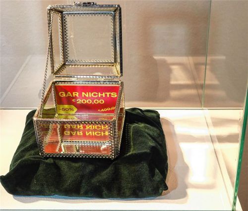 Das „Gar nichts“ aus der Schmuckschatulle soll 200 Euro kosten.Foto effner