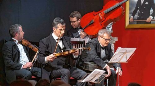 Das „Streichquartett“ in Aktion: (von links) Georg Kofler, Andreas Feichtner, Thomas Landinger und Thomas Feichtner.