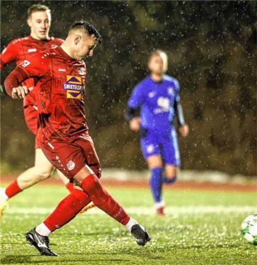 Der Einsatz von Traunsteins Spielertrainer Danijel Majdancevic ist noch fraglich.Foto Hans Weitz
