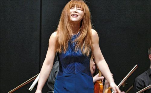 Die Pianistin Sa Chen genießt den überaus herzlichen Applaus.Foto janka