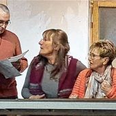 Heimatbühne spielt „Die Leiche unterm Laminat“