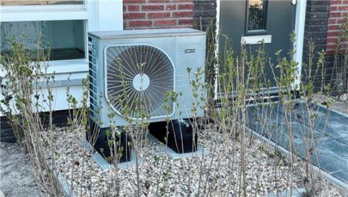 Energiewende-Berufe, die zum Beispiel fachgerecht Wärmepumpen einbauen können, stehen in allen Altersgruppen hoch im Kurs. Foto pixabay