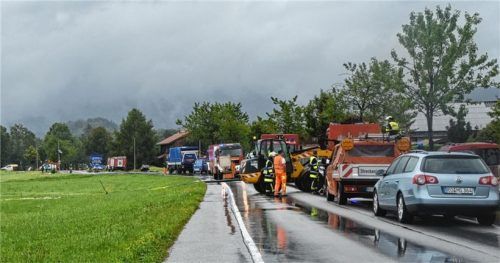 Hochwasser in Kirchdorf an der Neubeurer Straße. Foto  Ruprecht