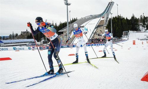 Jakob Lange (vorne, WSV Kiefersfelden) überzeugte bei den beiden Weltcups in Oslo auf der imposanten Großschanze am Holmenkollen und war in der Loipe einmal mehr einer der schnellsten Läufer. Foto Facebook