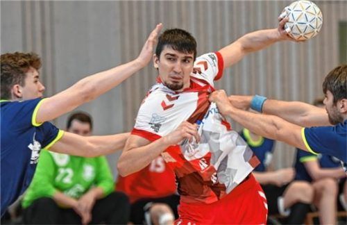 Mario Lackovic erzielte sieben Tore beim Sieg der Bruckmühler Herren im Spitzenspiel.Foto Thomas Fischer