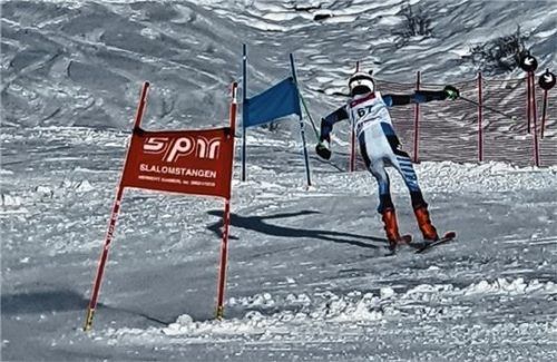 Max Macherey vom SC Aising-Pang auf dem Weg zu Silber im Riesenslalom.Foto re