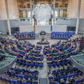 Übergroßes Parlament gehört verkleinert