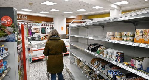 Schon Tage vor der Schließung waren im Edeka-Markt Geissler große Lücken in den Regalen.Fotos Schlecker