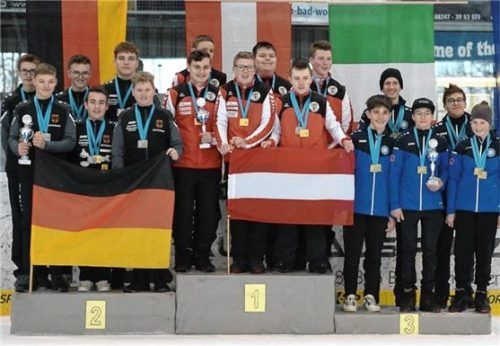 Silber gab es für die deutsche U16. Nationalmannschaft (links). Foto Albert Kamhuber