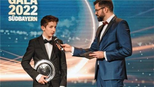 Simon Rechenmacher wurde bei der Sportgala des ADAC Südbayern ausgezeichnet.Foto ADAC
