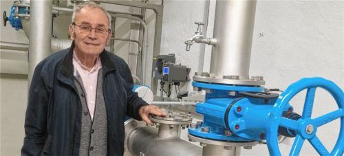 Wasser marsch! Konrad Neumayr war 32 Jahre lang der Wassermann von Frasdorf und ehrenamtlich rund um die Uhr für die Gemeinde im Dienst. Foto privat