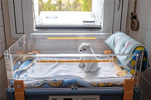 „Wenn nur ein Kind gerettet werden kann, hat sich jeder Aufwand gelohnt.“ Dr. med. Tamme Goecke, Leiter der Geburtshilfe am Romed-Klinikum, befürwortet eine Babyklappe (Symbolbild). Foto /DPA