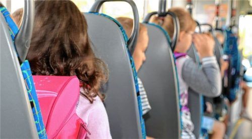 Wie kommen die Kinder am Montag in die Schule? Foto Lukas Schulze/Peter Gercke/dpa