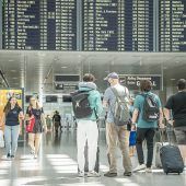 Reisewelle am Flughafen