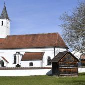 Theresa wacht über das älteste Großkruzifix der Welt