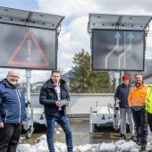 Zwei Tafeln schützen vor Verkehrs-Chaos