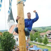 Die Maibaum-Kraxler aus dem Rottal