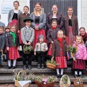 Trachtenjugend bei Palmweihe