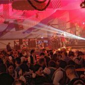 Volksfeststimmung lockt abends nach Pang