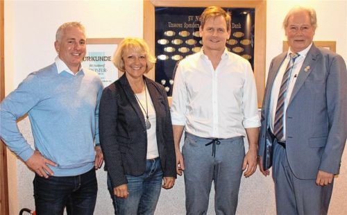 Auch in den kommenden Jahren wird das Geschick des SVN von (von rechts) Vorsitzendem Siegfried Zacher, Kassier Andreas Stuffer, Schriftführerin Brigitte Seemann und Zweitem Vorsitzenden Stefan Niederthanner gelenkt.Foto Steffenhagen