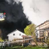 Wohnhaus in Vollbrand: Fünf Verletzte