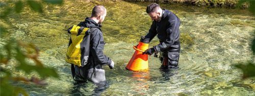 Aufwendige Suche: Bis zu 60 Beamte ermittelten im Fall Hanna und suchten unter anderem nach Spuren in der Prien. Foto dpa